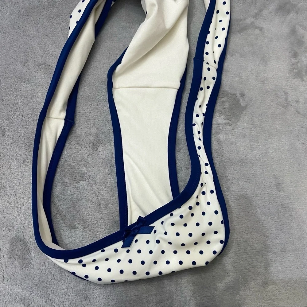 Frankies Bikinis new without